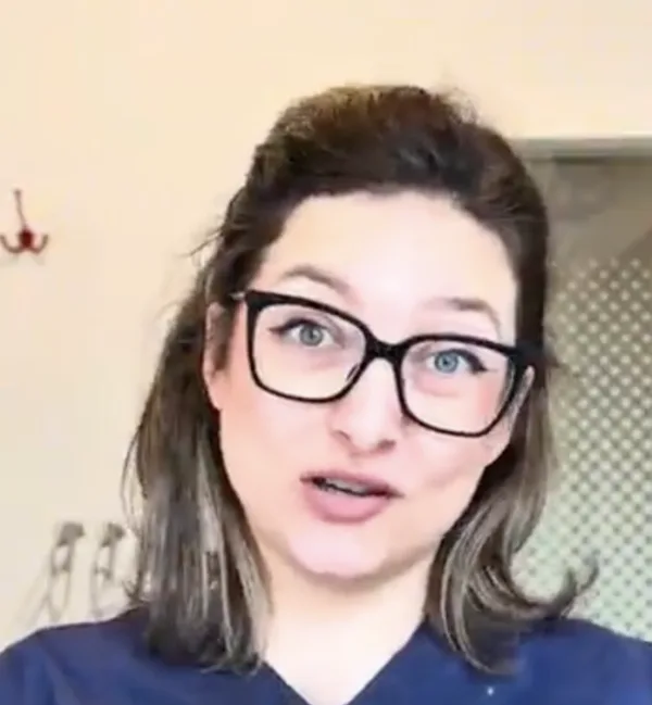 Denisa Alexandra Romanescu, autoriseret tandplejer